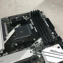 現状品 ASRock AMD Ryzen 3000/4000シリーズ(Soket AM4)対応 A520チップセット搭載 Micro ATX マザーボード A520M Pro4_画像3