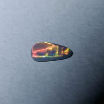 天然ブラックオパール/オーストラリア産/レアパターン/ルース/重さ0.46ct/サイズ9.0x5.7mm/天然オパール/天然石/(r62)_画像8