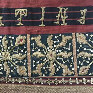 （貴重） アンティーク 祭儀用腰布 タピス 金糸刺繍 1900年頃 インドネシア スマトラ島 ランプン 検 古布 イカット バティック 更紗の画像2