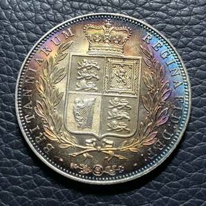 外国古銭 イギリス 銀貨 1875年 ヴィクトリア女王のクラウン銀貨 ハノーヴァー朝第6代女王 大英帝国 貿易銀 古銭 の画像2