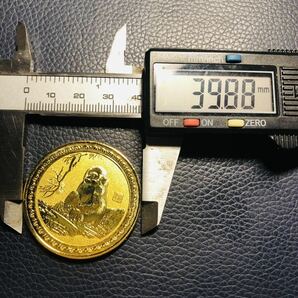 外国古銭 中国 猿の年 丙申 十二支記念金貨 大型金貨 カプセル付きの画像3