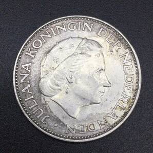 【6325①】オランダ 銀貨 ウィルヘルミナ女王 2.5グルデン 1962年 重量約15ｇ コイン メダル 貨幣の画像2