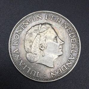 【6325】オランダ 銀貨 ウィルヘルミナ女王 2.5グルデン 1962年 重量約15ｇ コイン メダル 貨幣の画像1