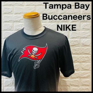 [激レア品]NFL タンパベイ・バッカニアーズ NIKE製　Tシャツ　Mサイズ　アメリカンフットボールシャツ　