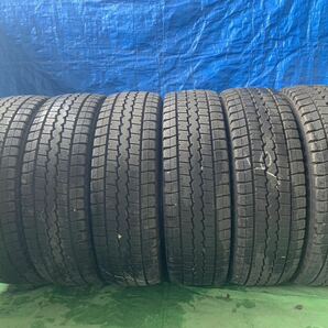 205/70R16 111/109 L LTダンロップ WINTER MAXX LT03 スタッドレス6本タイヤ 11mm〜 12mm 送料無料の画像1