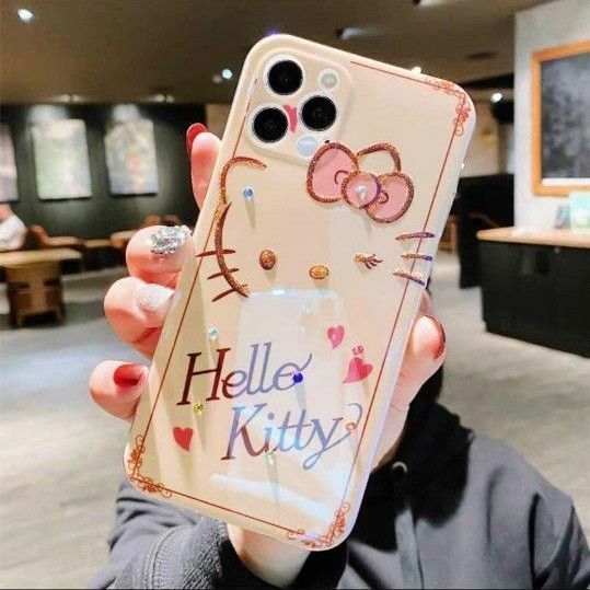 【新品】iハローキティ　Phone15ケース　可愛い　キラキラ　キティちゃん