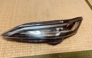 日産 セレナ　C27　ハイウェイスター　後期　LED　左ヘッドライト クリアランスランプ　ウィンカー　210-23785　