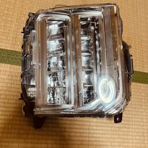 三菱 CV1W 後期 デリカ D5 純正 LED ヘッドライト 右 右ヘッドランプ KOITO 100-67120 の画像1