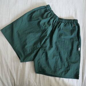 美品 UNSLACKS ACTIVE EASY MACLOWLY NYLON RIPSTOP SHORTS アンスラックス アクティブ イージー マクロリー ナイロン ショーツ GREEN