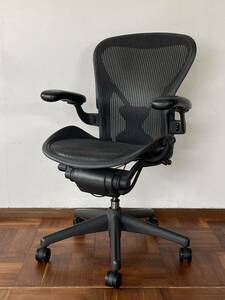 Herman Miller ハーマンミラー アーロンチェア Bサイズ Bタイプ フル装備 ポスチャーフィット グラファイト デスク オフィス チェア 2