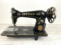 ジャンク品 Brother ブラザー ミシン A187547 レトロ アンティーク ハンドクラフト C904_画像1