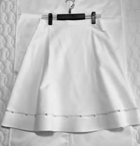 2021年　ルネ　Rene　パール付きスカート　３８サイズ　ホワイト　￥４６,２００
