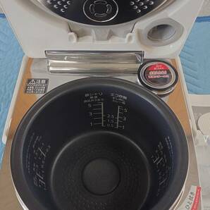 展示未使用 パナソニック 炊飯器 5.5合 大火力おどり炊き スチーム&全面発熱6段IH式 ホワイト SR-STS101-Wの画像2