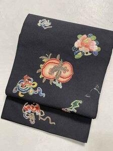 ★きものさらさ　アンティーク★3　黒地　綴れ帯　開き帯　吉祥柄　中国　刺繍　正絹　反物　古布　表具　仕覆　袈裟　寺裂　古裂