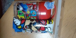 ske-ta-(skater) anti-bacterial wet towel oshibori set case attaching wet towel oshibori super Mario new goods * unopened * prompt decision red × clear 