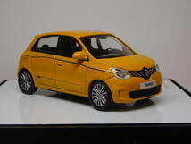 1/43 NOREV ディーラー特注 RENAULT TWINGO III Jaune Mangue 2014 ルノー トゥインゴ マンゴーイエロー_画像3