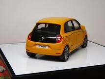 1/43 NOREV ディーラー特注 RENAULT TWINGO III Jaune Mangue 2014 ルノー トゥインゴ マンゴーイエロー_画像4