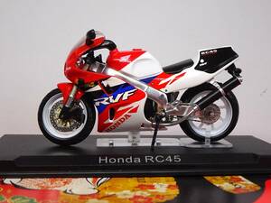 #1/24 Honda Honda RC45 by Ixo