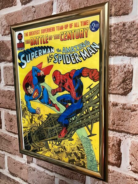 海外版キャラクターポスター　スーパーマンvsスパイダーマン壁掛インテリア(A4サイズ・フレーム付)
