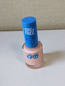 RIMMEL リンメル カインド&フリー ネイルポリッシュ 154 ミルキーベア