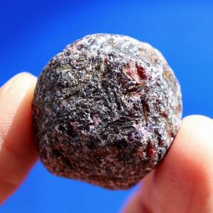 MSC45　砂糖菓子のような　ブラジル産　ガーネット　原石