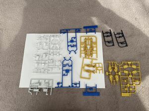 部品取り RG 1/144 ストライクフリーダムガンダム 未組立部品 脚部 両脚 両足 左右脚 送料140円~ 部位 パーツ ガンプラ HGCE 武器 武装