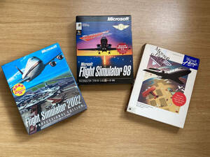 Microsoft Flight Simulator 2002 Pro (初回限定版) ＆ 98 & 4.0 for Macintosh 元箱 & 取説セット (CD-ROM & FD無し) 【送料込み】