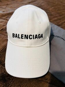 BALENCIAGA バレンシアガ　ロゴ刺繍入り　キャップ　白　美品　正規品
