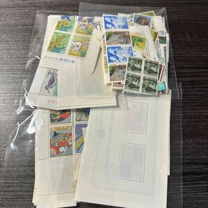 【千35】140# 額面24000円 60円切手 未使用 400枚 普通切手 記念切手 まとめ売り 現状渡しの画像2