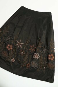 * beautiful goods *SCAPA Scapa / floral print embroidery knee under height tuck flair skirt :42/. scorching tea nj771