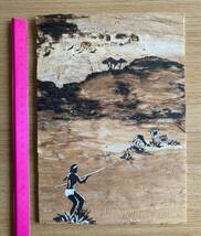 オーストラリア先住民　アボリジナルアート　樹皮画　バークペインティング　「エミューを狩る人」　約18cm×約25.5cm　作者、制作年不明_画像1