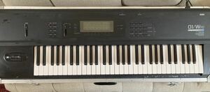 KORG 01/W FD シンセサイザー 　フロッピーディスク、取説、クイックスタートガイド、音色リスト、電源コード、ハードケース付き　