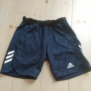 adidas ハーフパンツ サイズ140