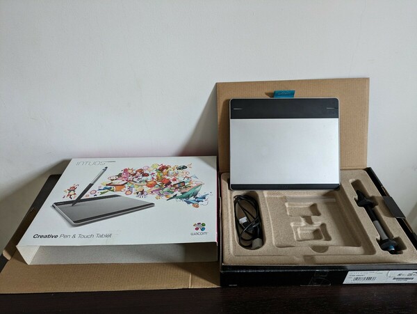 wacom Intuos Pen & Touch small Sサイズ CTH-480/S0ペンタブレットセット