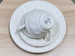 ＃4230　ウエッジウッド　カップ＆ソーサー　プレート　各２客用　【WEDGWOOD】FESTIVITY IVORY