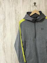 691☆【ハーフジップ プルオーバーパーカー】UNDER ARMOUR アンダーアーマー グレー M_画像1