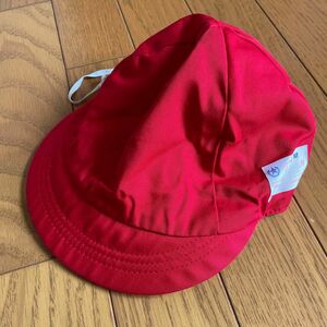 長期保管の未使用　赤白帽子Mサイズ　幅広タイプ