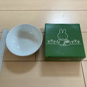 キャラクターグッズ　☆　食器用品　廃番貴重　非売品　懐かしい　ボウル・小物入れ　miffy　ミッフィー×ローソン　コラボ　未使用