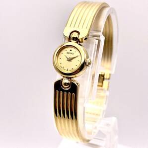 1円 美品■ SEIKO セイコー 1E20-0380 ゴールドベゼル バンド ベルト バングル レディース 腕時計 アンティーク ヴィンテージ N529-84-7の画像1