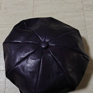 サイズ:58cm タグ付き未使用品 日本製 UNCOMMON レザーキャスケット 帽子 本革 牛革 紫の画像2
