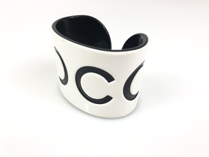 Chanel Chanel Coco Coco Bangle Пластиковый белый x черный размер S Yas-1509