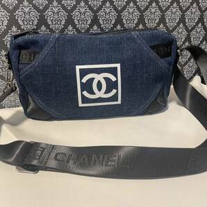 CHANEL スポーツ バッグ  デニム バッグ ブルー ジーンズ  新品 レア 未使用 希少 スポーティ ショルダーバッグ ノベルティの画像1