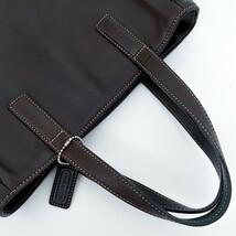 1円■超美品■COACH コーチ チャーム ロゴ トートバッグ ビジネス ブリーフケース 大容量 A4 レディース メンズ レザー ダークブラウン茶色_画像4