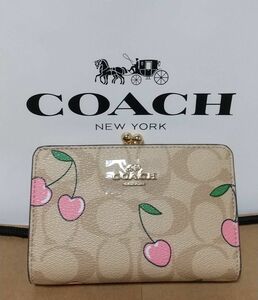 ラスト1点！GW特別価格！COACH 2つ折り財布 がま口 財布 チェリー