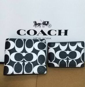 COACH 2つ折り財布＋パスケース