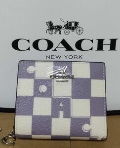 GW特別価格！COACH 二つ折り財布 新作 Cチャーム