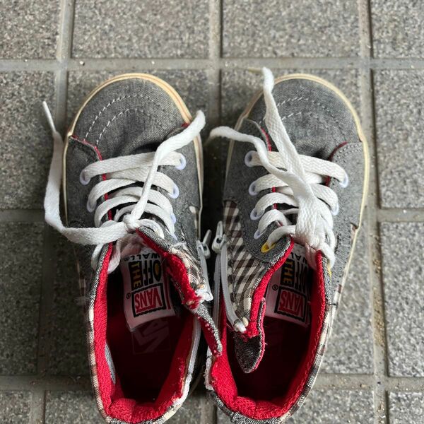 VANSスニーカー