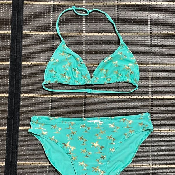 新品タグ付き H&M ガールズ ビキニ ヤシの木 パームツリー柄
