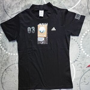 size M adidas タグ付きスポーツハイネック Tシャツ