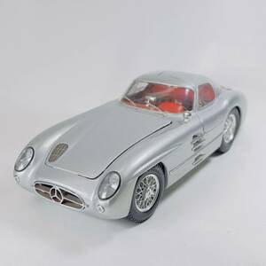 1/18 Mercedes Benz 300SLR Maisto minicar 